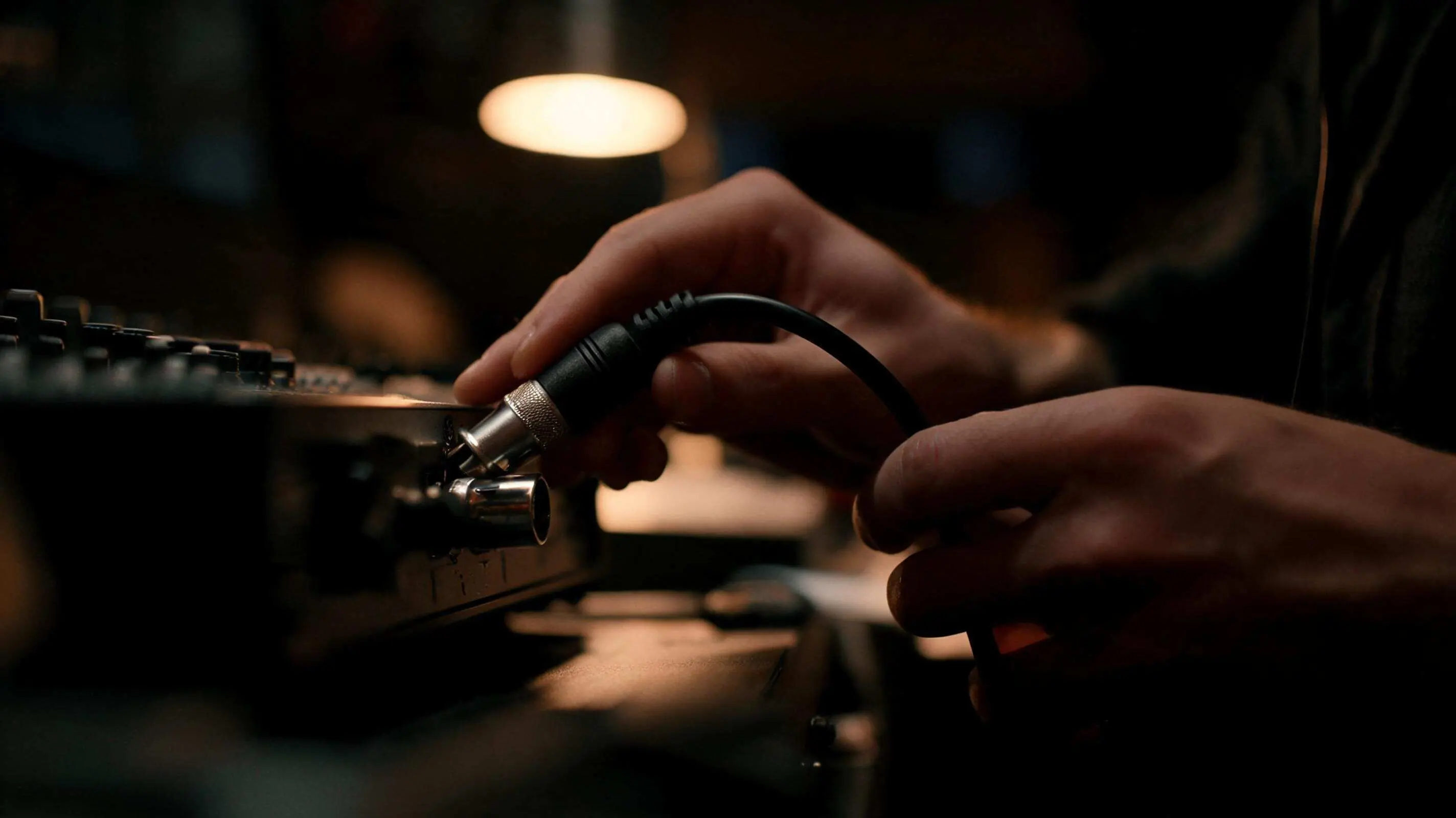 Technical Guide to Phantom Power in Professional Audio Production