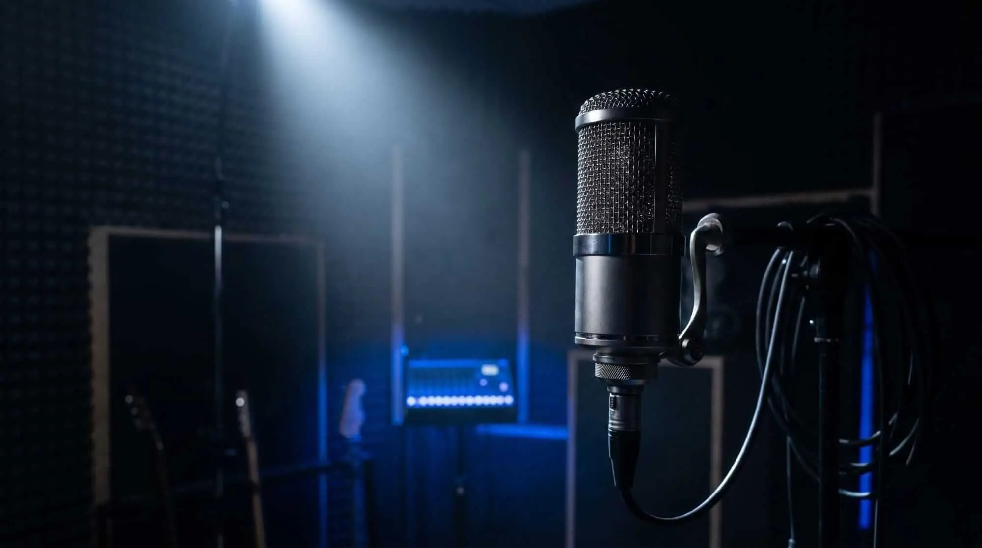 Proximity Effect in Audio Engineering: How Mic Distance Shapes Your Sound
