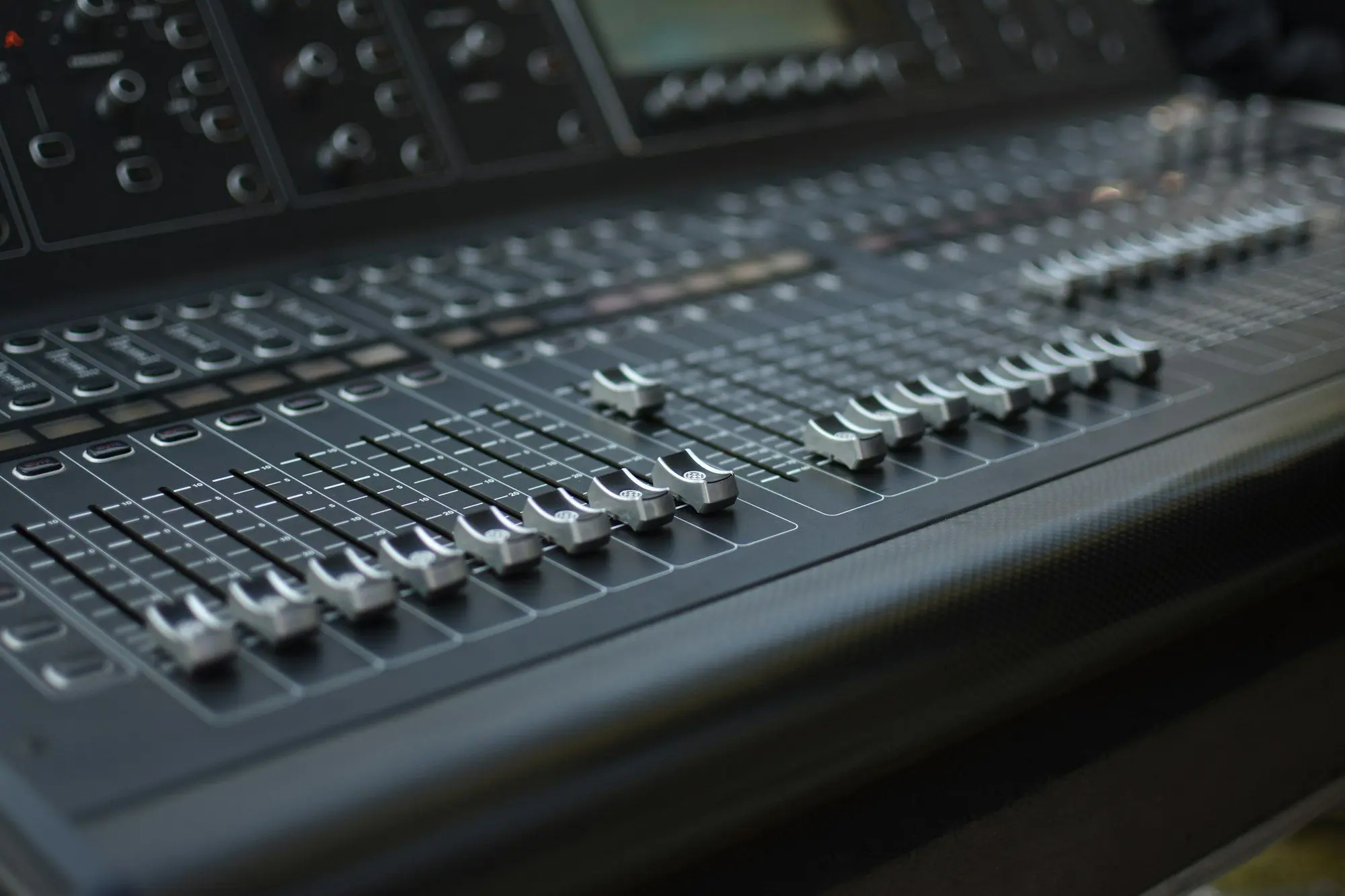How Does Auto-Tune Work? A Guide to Vocal Pitch Perfection