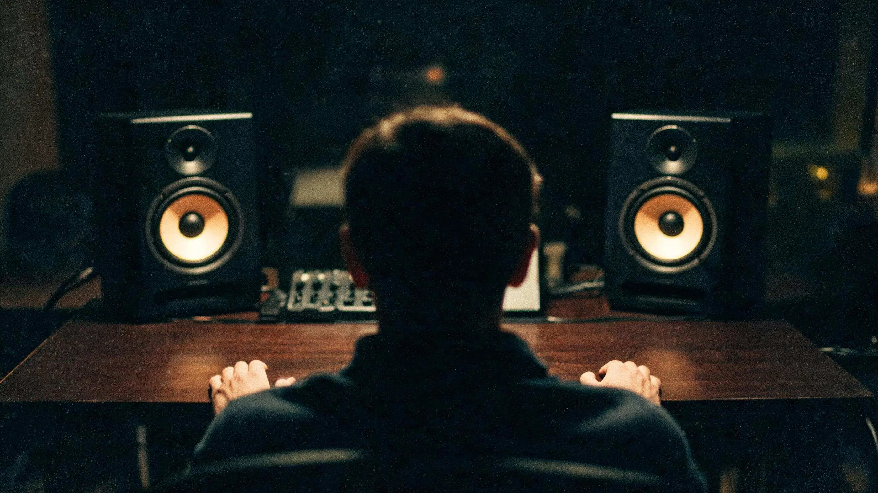 Parallel Compression in Modern Sound Engineering